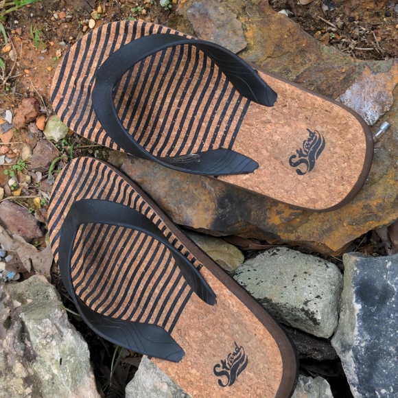 Strand Men's Black with Cork Sole Flip-Flops - Picture 5 of 13